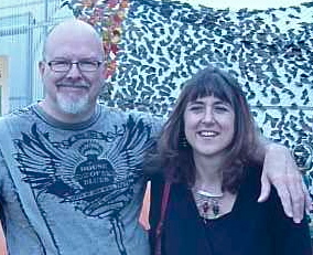 Di Metter & husband Chris Bivins (the webmaster behind the site)