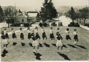 cheerleaders ca. 1940s
