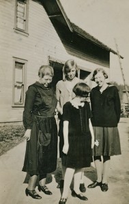 LtoR: Anna Peterson, Helen Peterson, Alice Peterson, Pearl Peterson