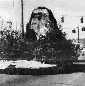 Eatonville Daffodil Float 1972 (Dispatch Photo) Eatonville Daffodil Float 1972 (Dispatch Photo)