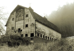 Henricksen barn in Ohop Valley Henricksen barn in Ohop Valley